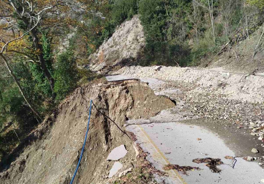 Αυτοψία στις πληγείσες περιοχές των Βορείων και Κεντρικών Τζουμέρκων